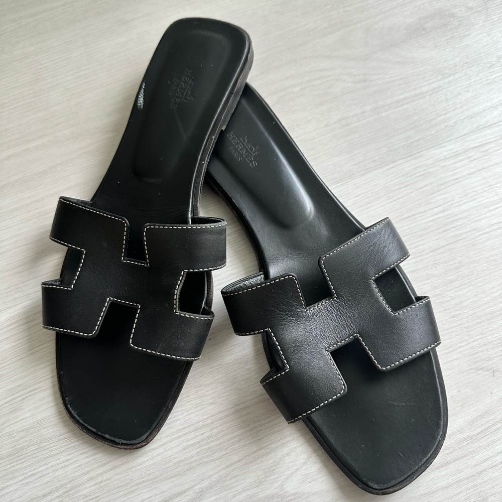 Hermes Oran Black Leather Sandals